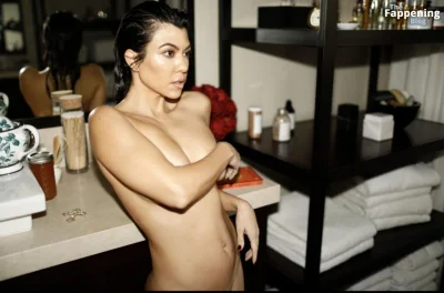 Kourtney kardashian naked