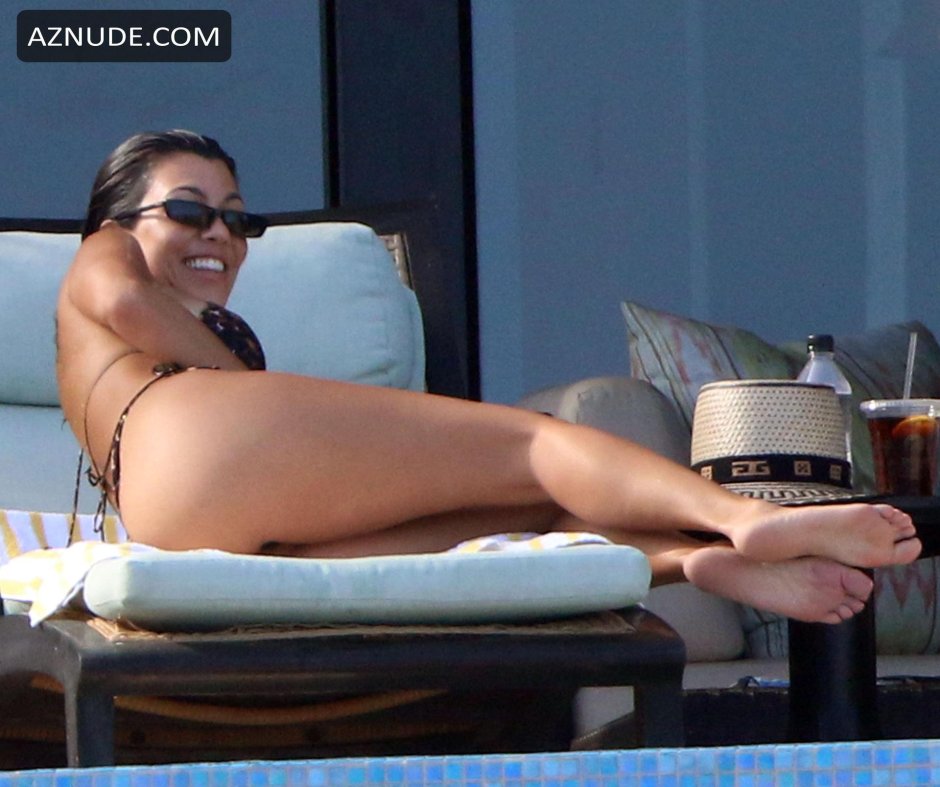 Кортни кардашьян сиськи