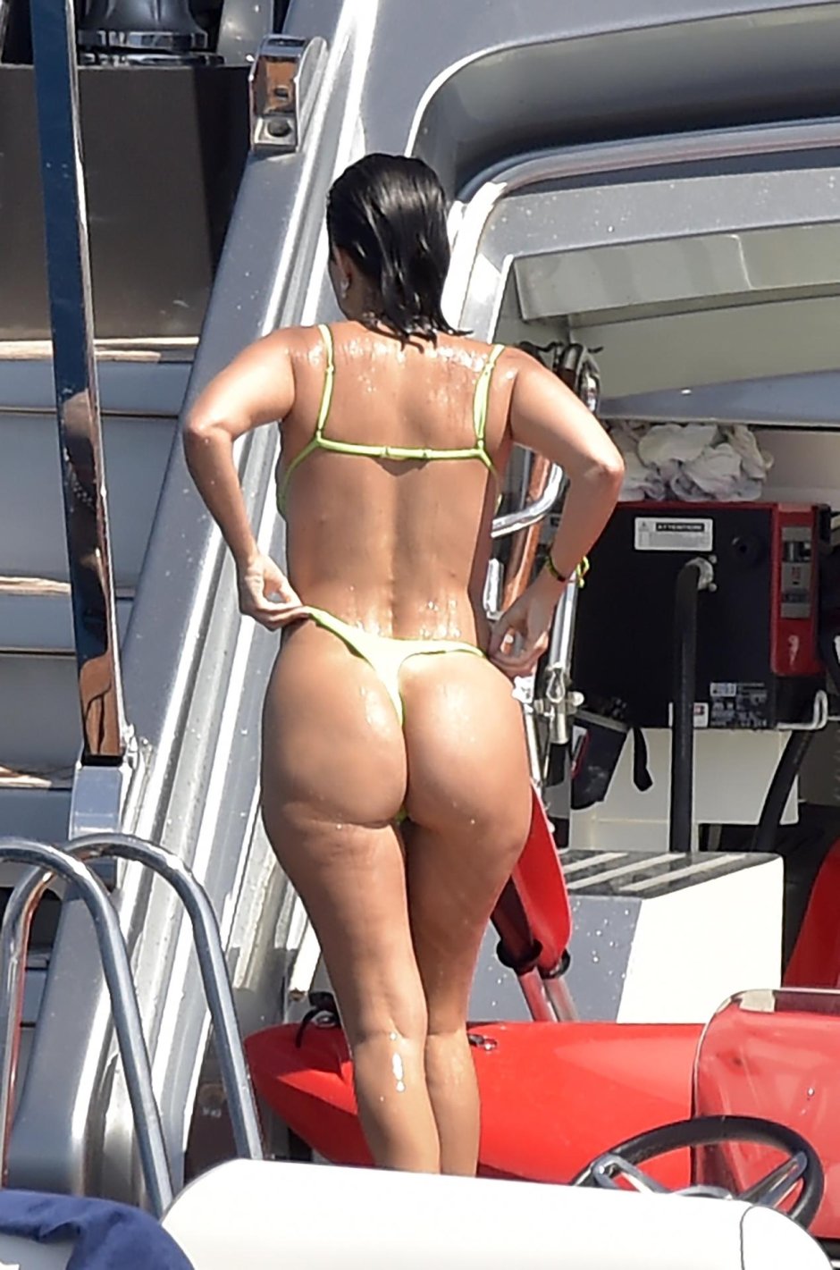 Kourtney kardashian bikini 2021
