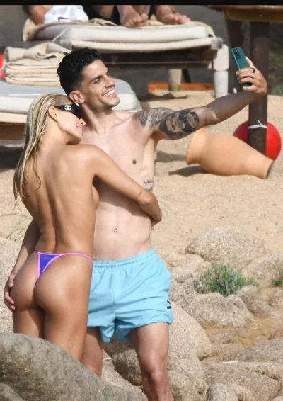 Футболисты ню