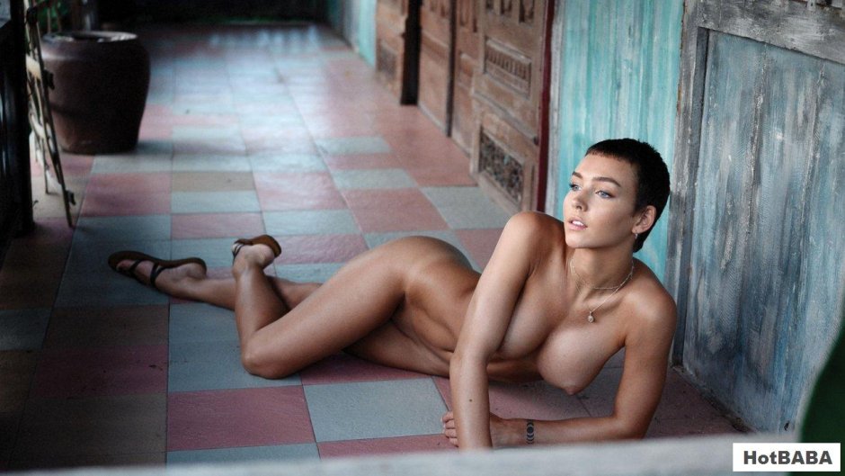 Девушки с короткой стрижкой ню