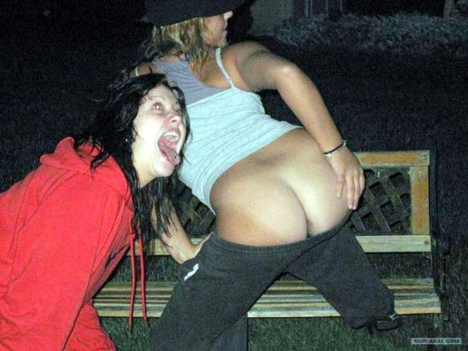 Пьяные голые девки