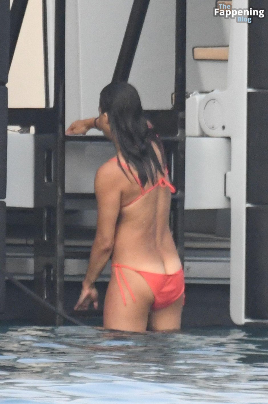 Мишель родригес попка