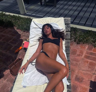 Ким кардашян в купальнике 2022