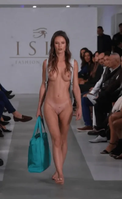 Фотомодели на подиуме