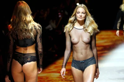 Показ нижнего белья