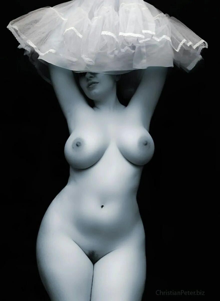 Женщина в шляпке