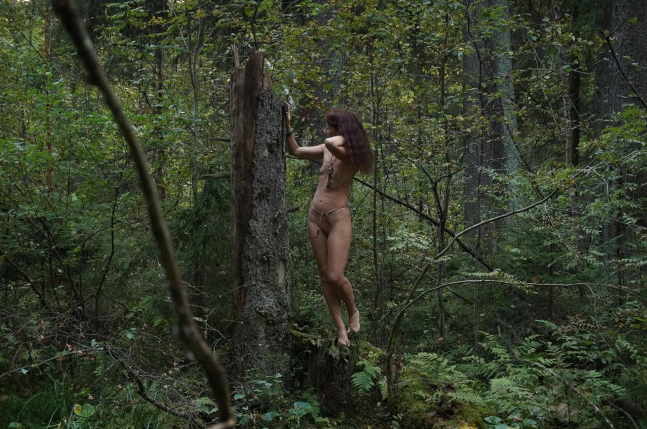 Лесная нимфа, на природе ню