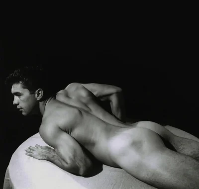 Красивые мужчины в стиле ню