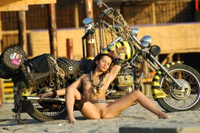 Эротика на мотоцикле