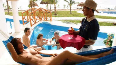 Отели с голыми отдыхающими