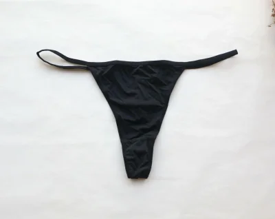 Стринги чёрные