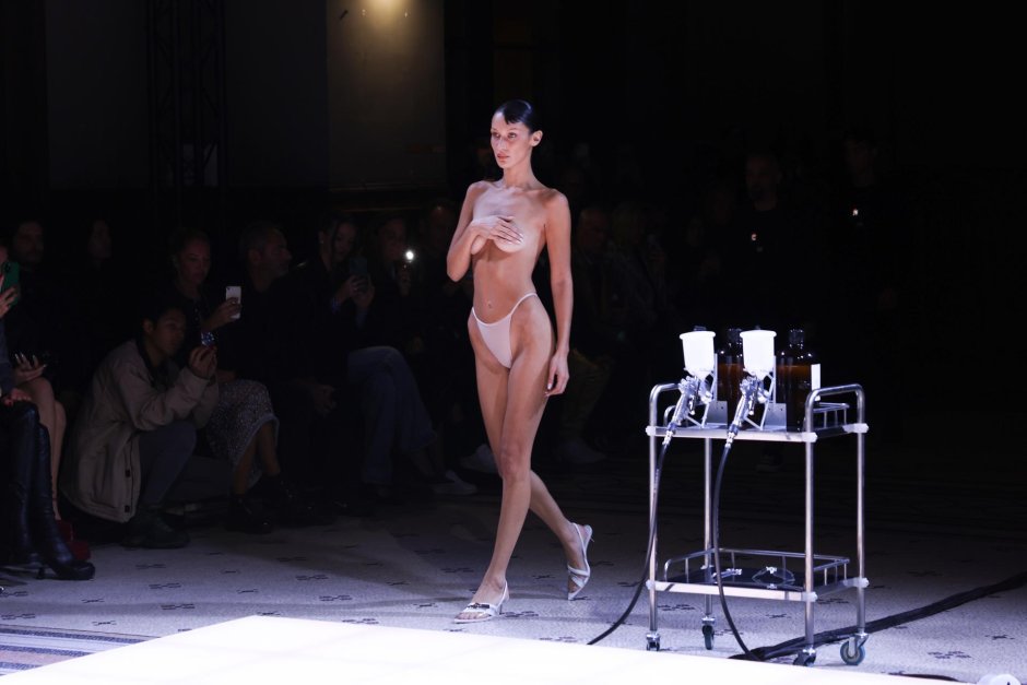 Белла хадид 2023 топлес