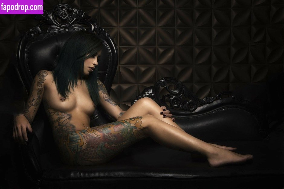 Девушка тату