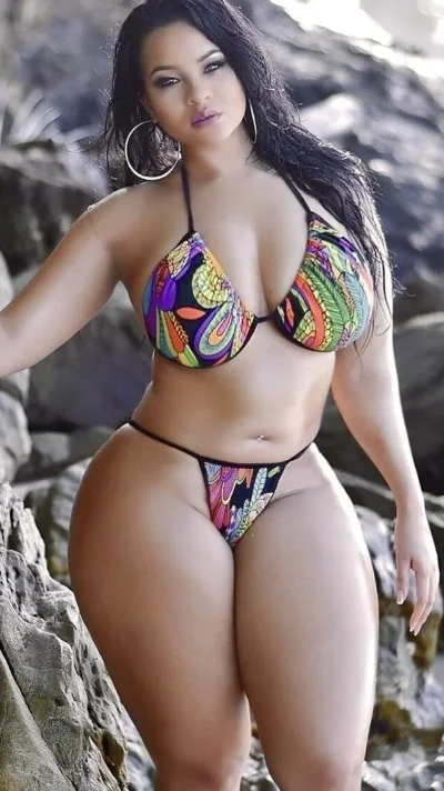 Пышные бедра