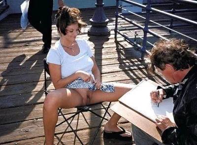 Случайно засветила трусики