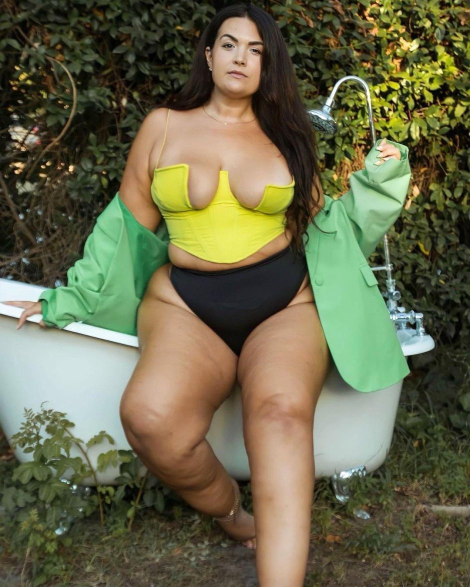 Алисия кастро модель плюс сайз