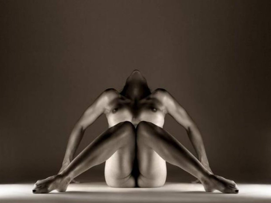 Красивое женское тело ню