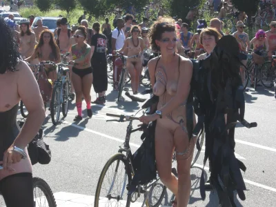 Нудистский велопробег