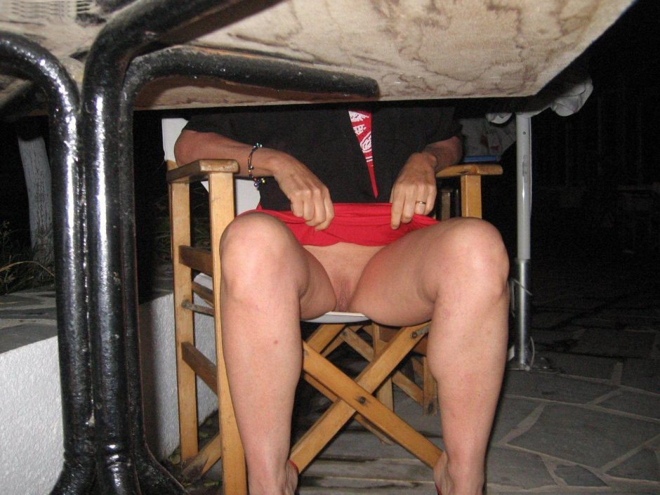 Под юбкой порно