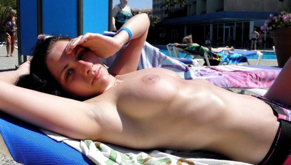 Девушки топлесс любительское