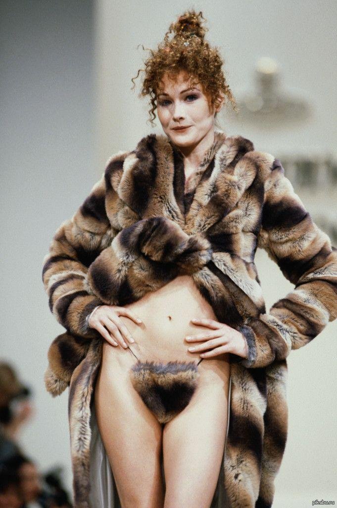 Карла бруни в вивьен вествуд шубе