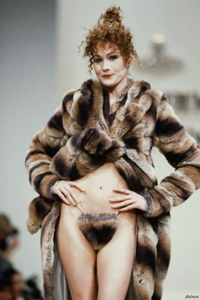 Карла бруни в вивьен вествуд шубе