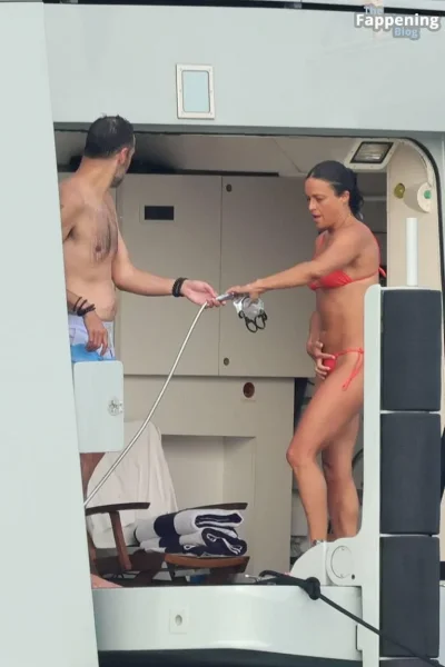 Мишель родригес бикини