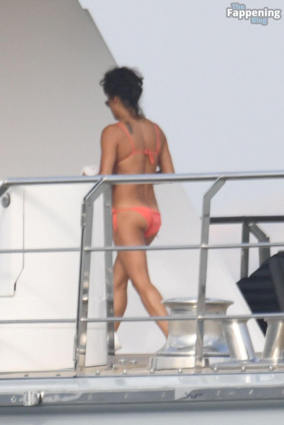 Мишель родригес попка