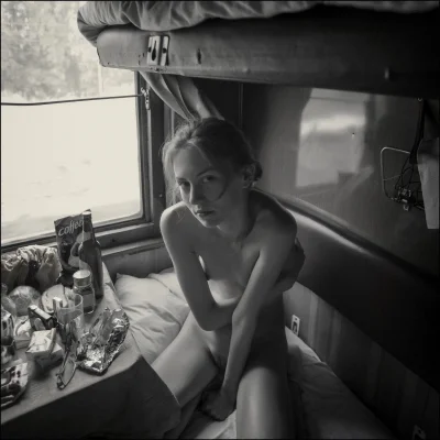 В поезде ню