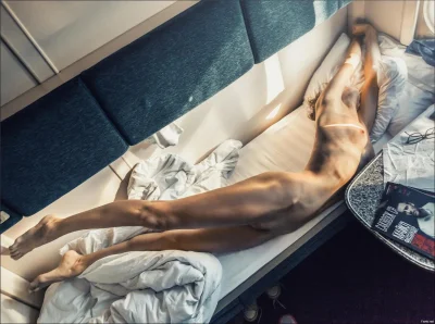 Девушки в плацкартном вагоне