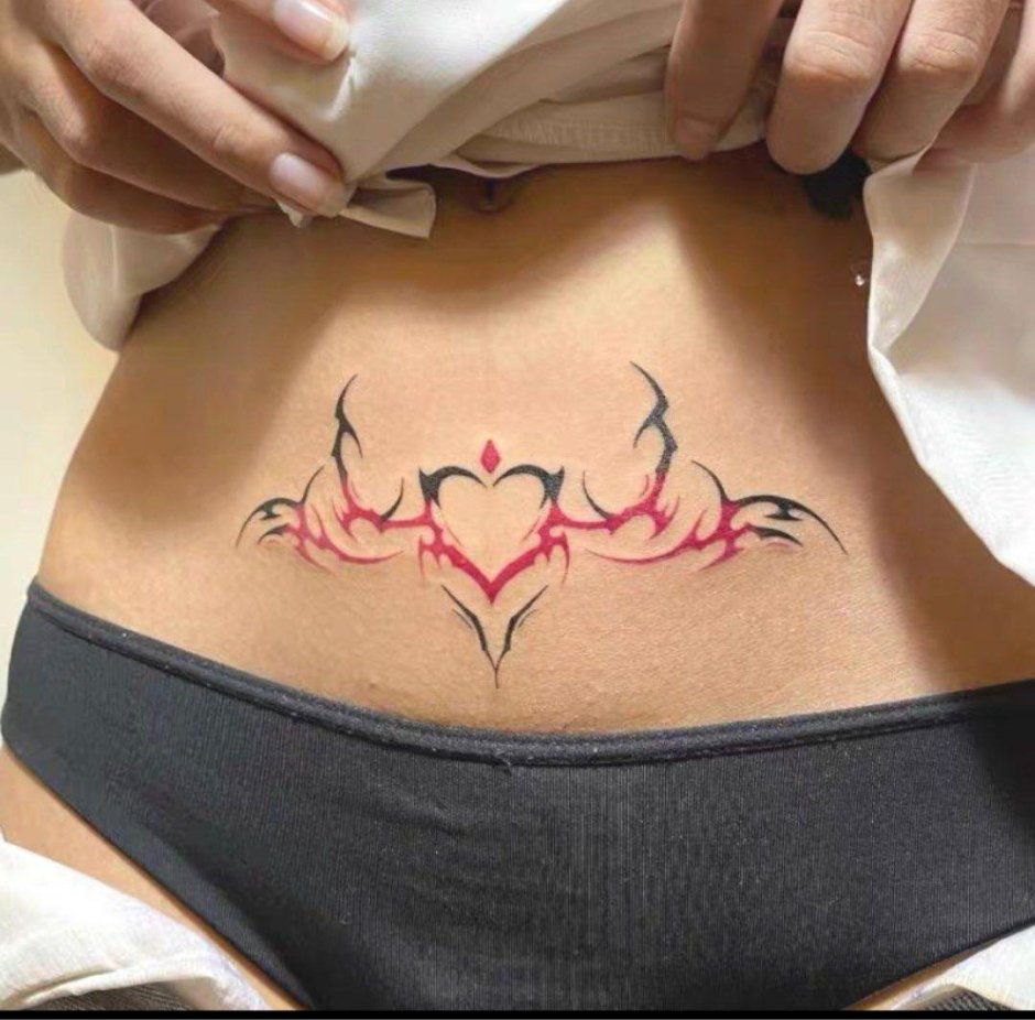 Женские интимные татуировки