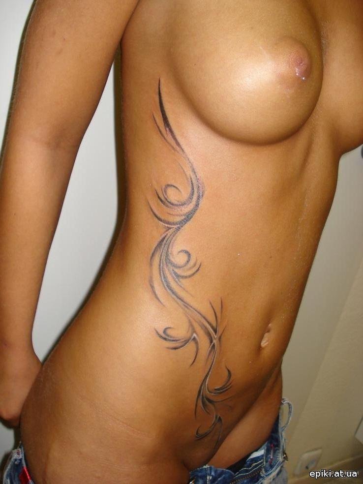 Голые женщины с татуировками