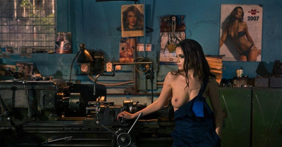 У девушки хороший станок ню