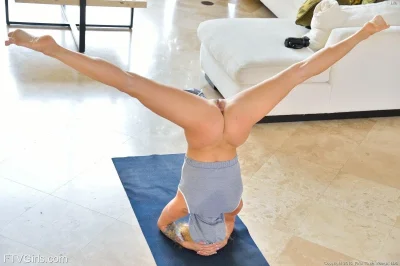 Голые гимнастки без трусиков