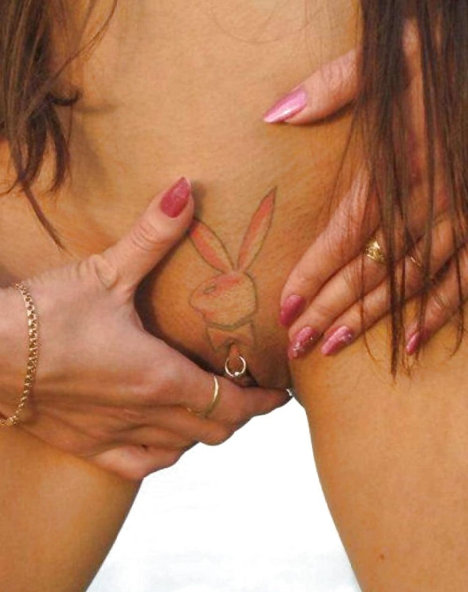 Порнозвезда с сердечком на лобке