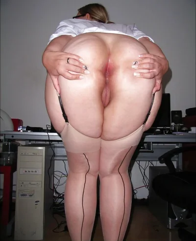 Большая раздвинутая жопа