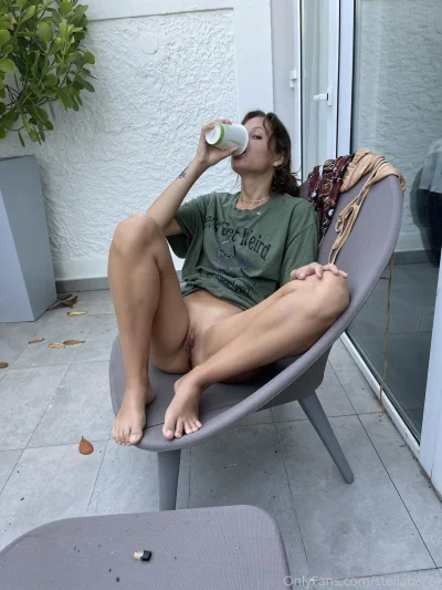 Откровенная девушка