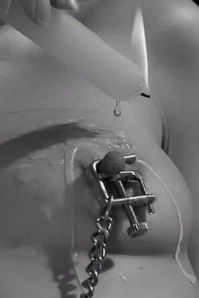 Зажим на соски