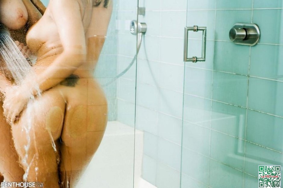 В душе эротика