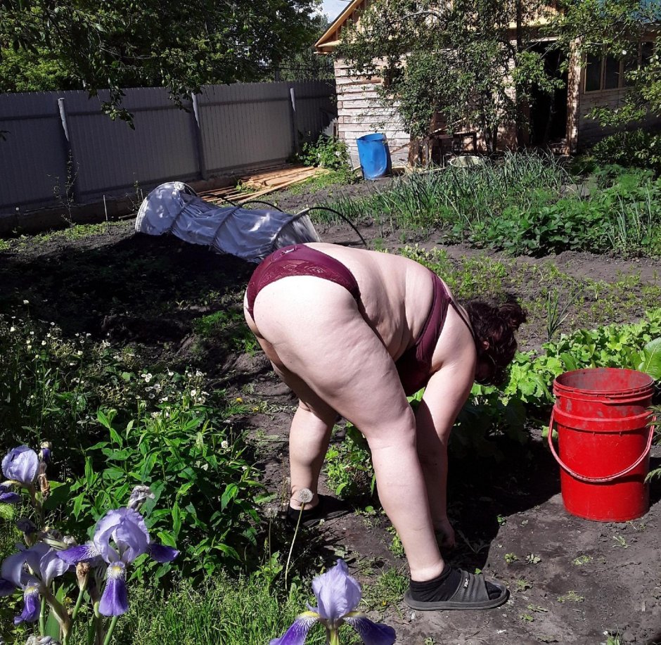 Соседка по даче