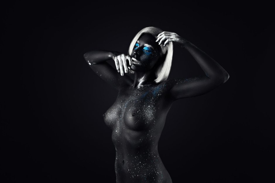 Голые темные девушки