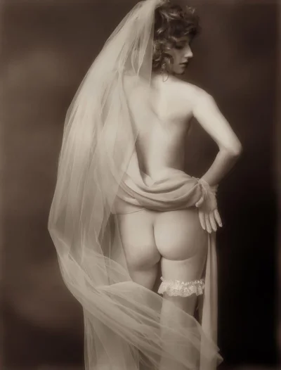 Эротичная ретро невеста