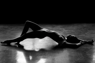 Красивые позы для фотосессии ню