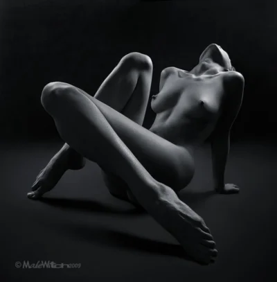 Студийная эротическая фотосессия