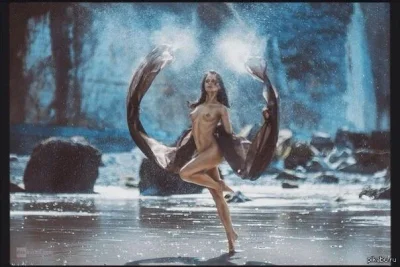 Фотосессия под дождем ню