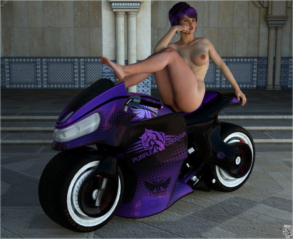 Красивая девушка на мотоцикле