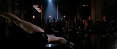 Джессика бил танцует стриптиз