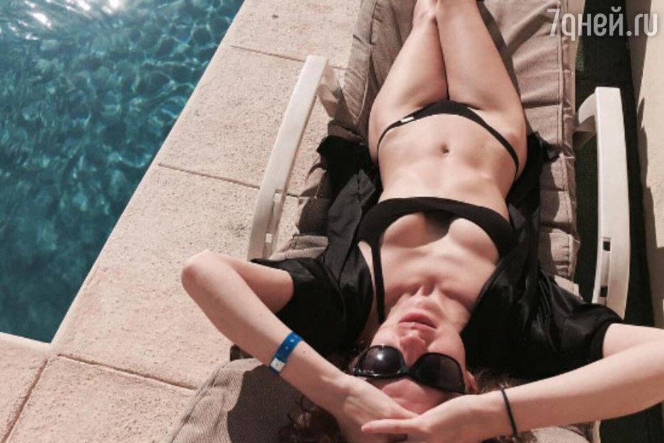 Лянка грыу в купальнике