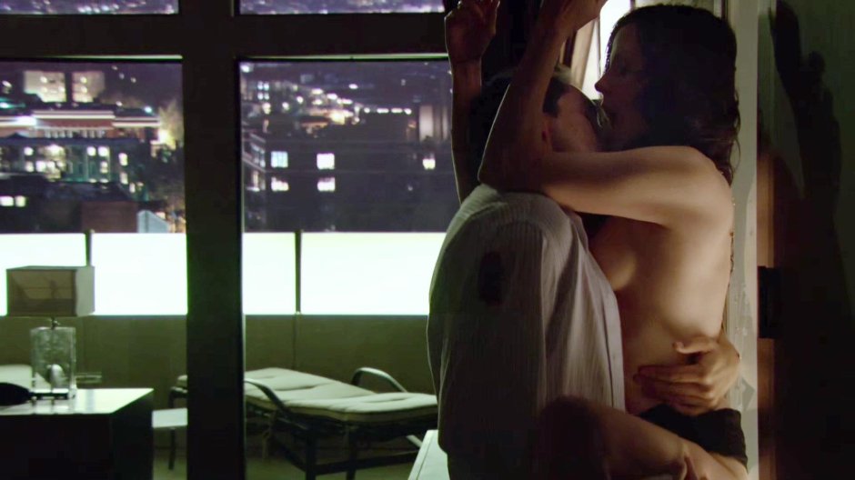 Айла фишер сиськи